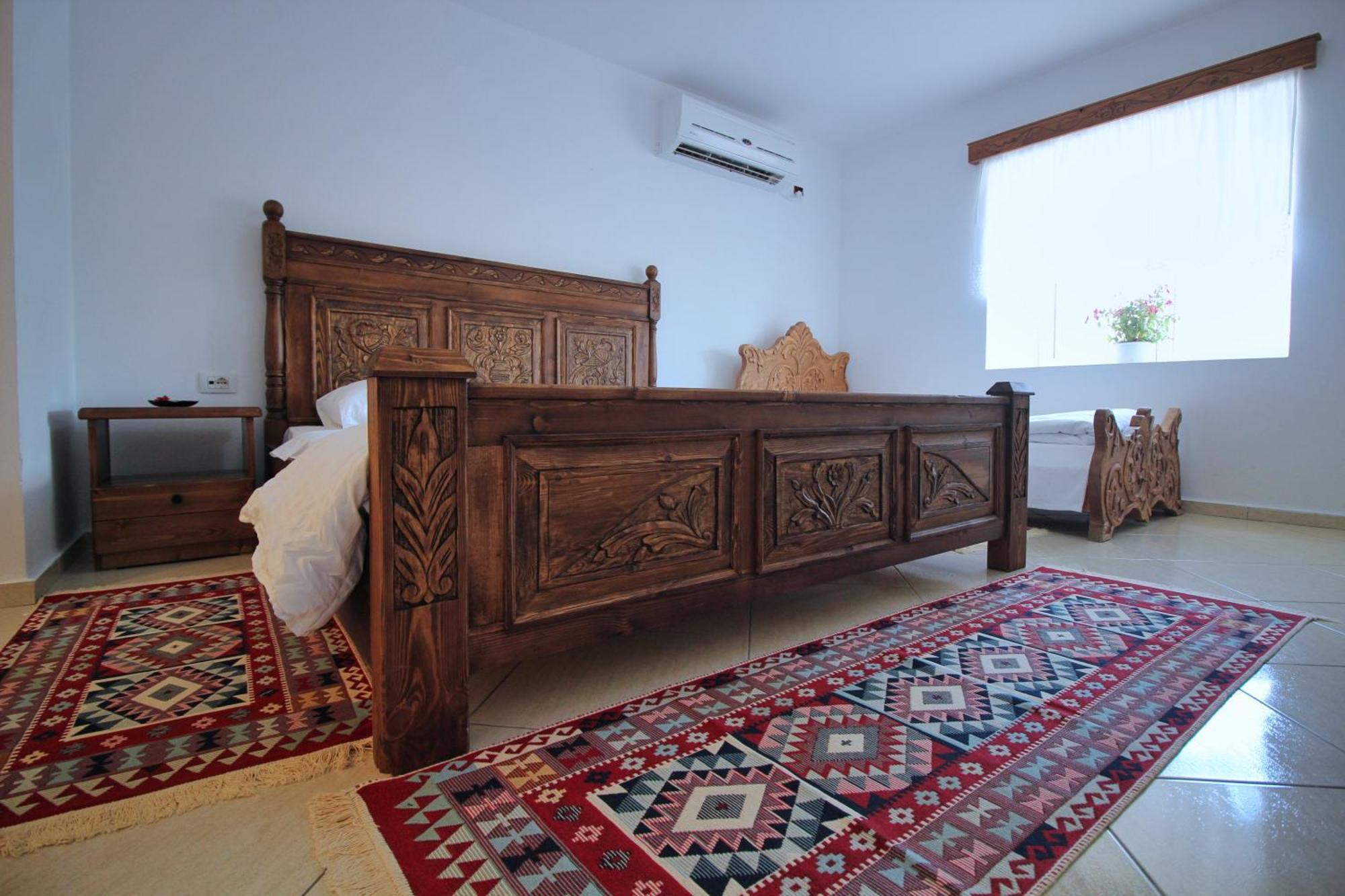 Guri Guesthouse ジロカストラ エクステリア 写真