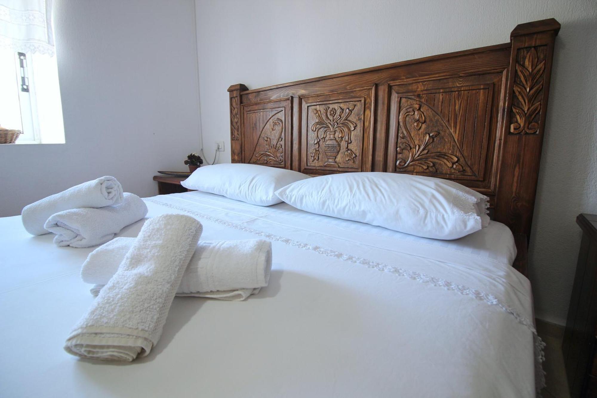 Guri Guesthouse ジロカストラ エクステリア 写真